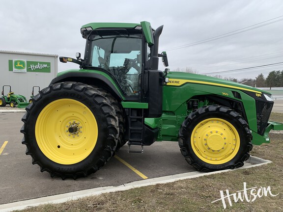 Photo of 2024 John Deere 8R 250