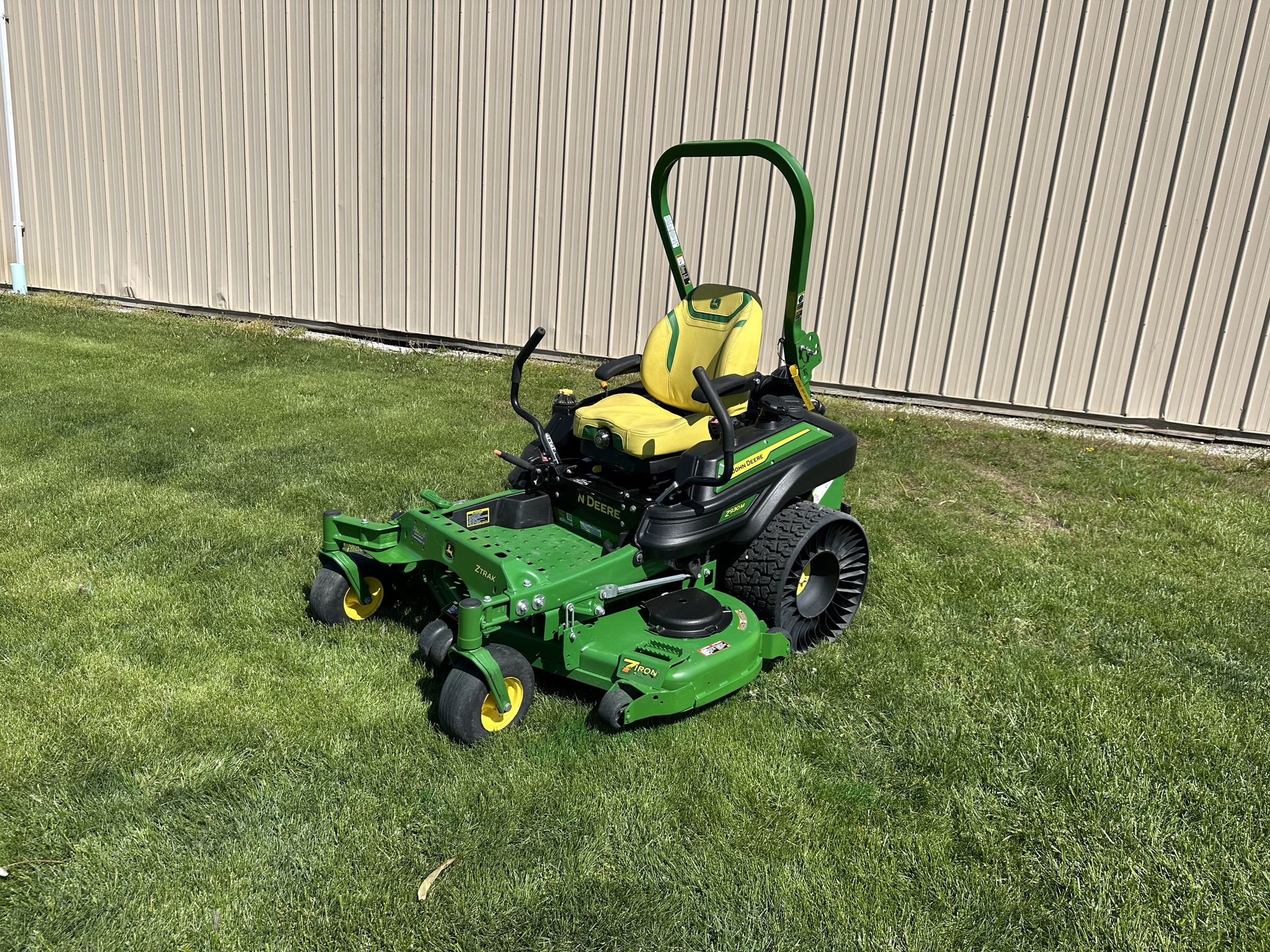 2023 John Deere Z930M Image 2