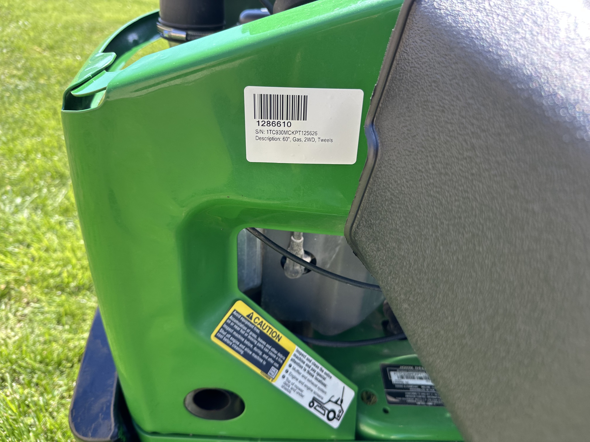 2023 John Deere Z930M Image 12