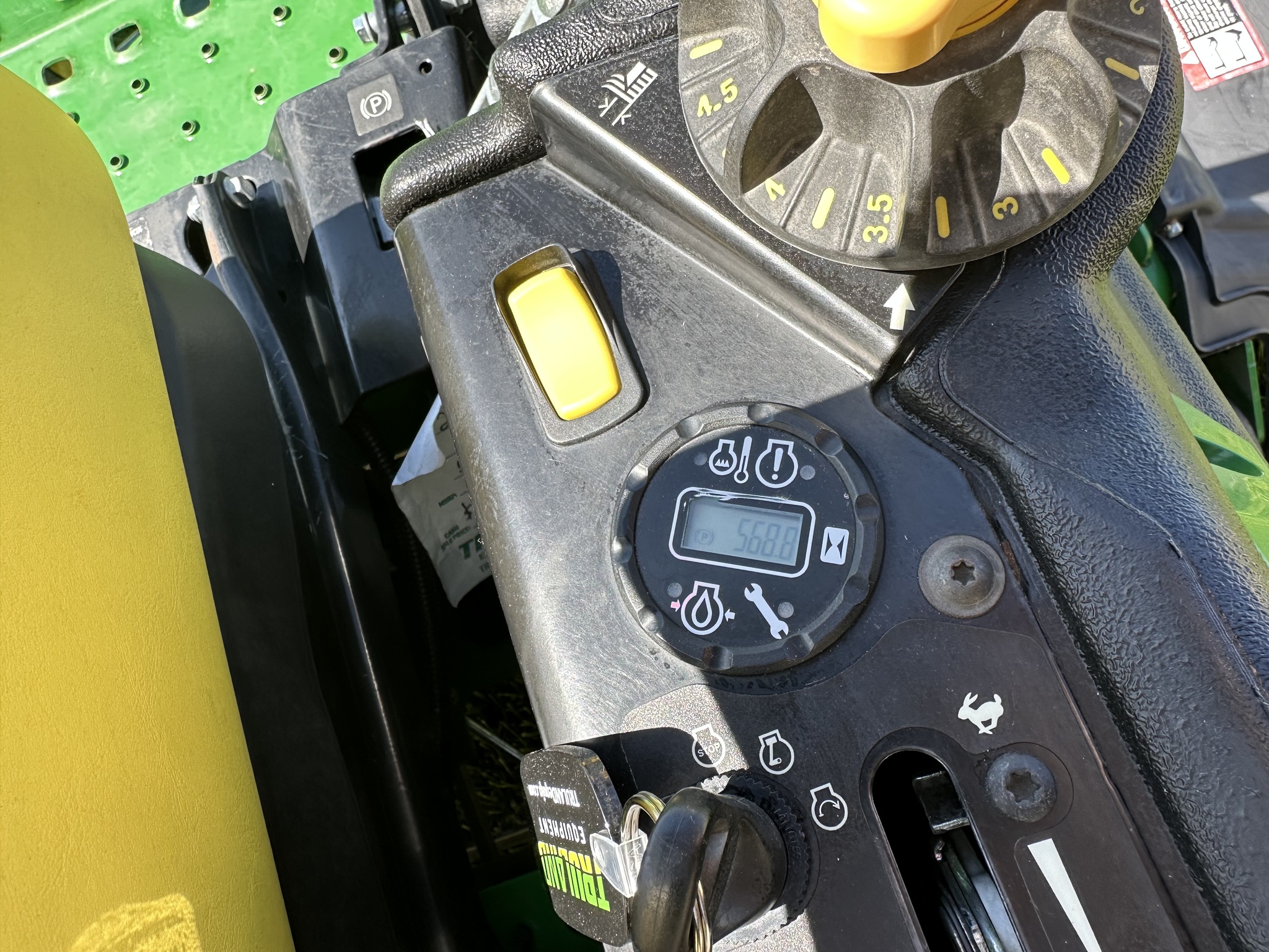 2023 John Deere Z930M Image 11