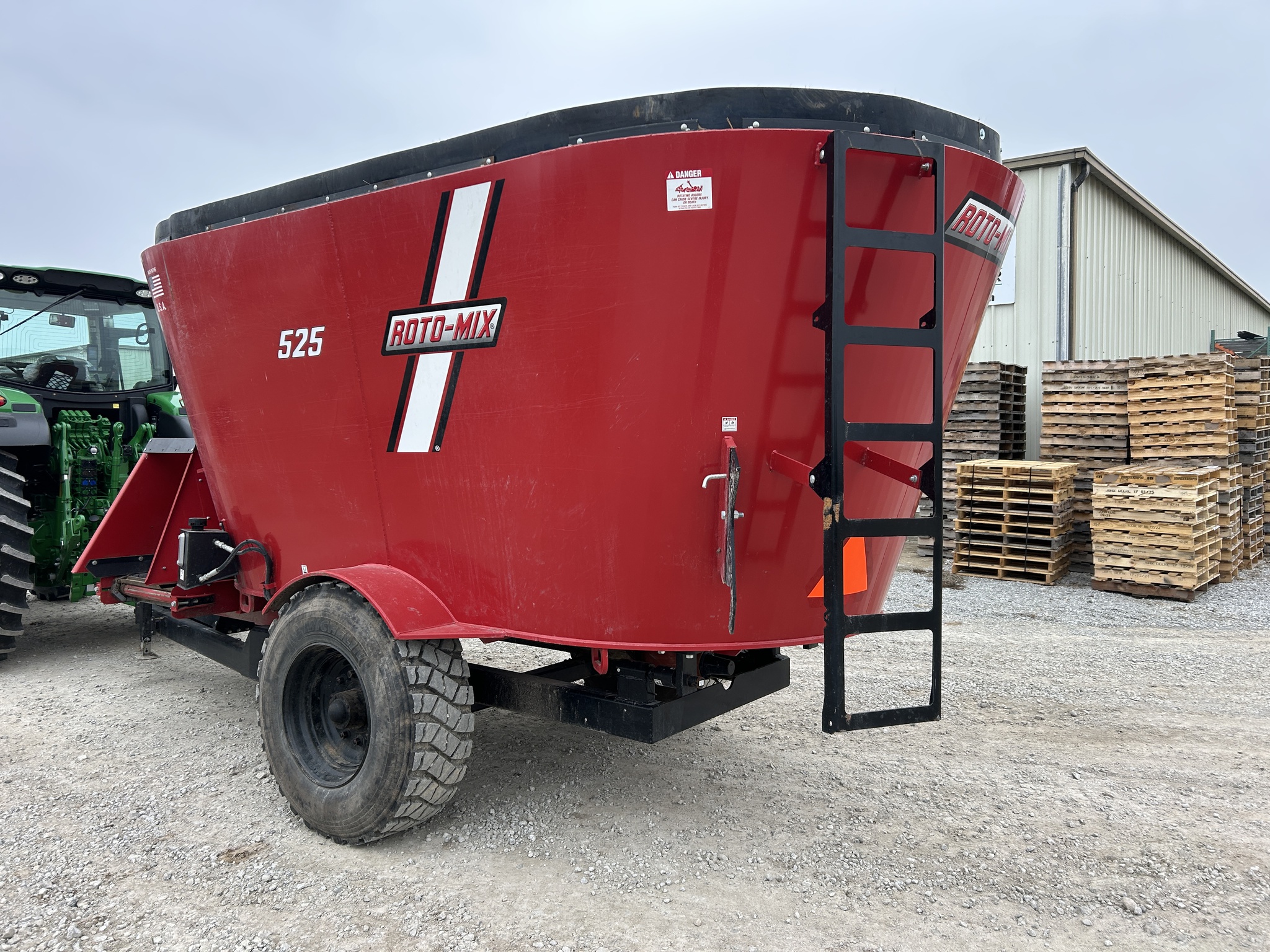  2022 Roto-Mix 525 at Heritage Tractor in Atchison, KS