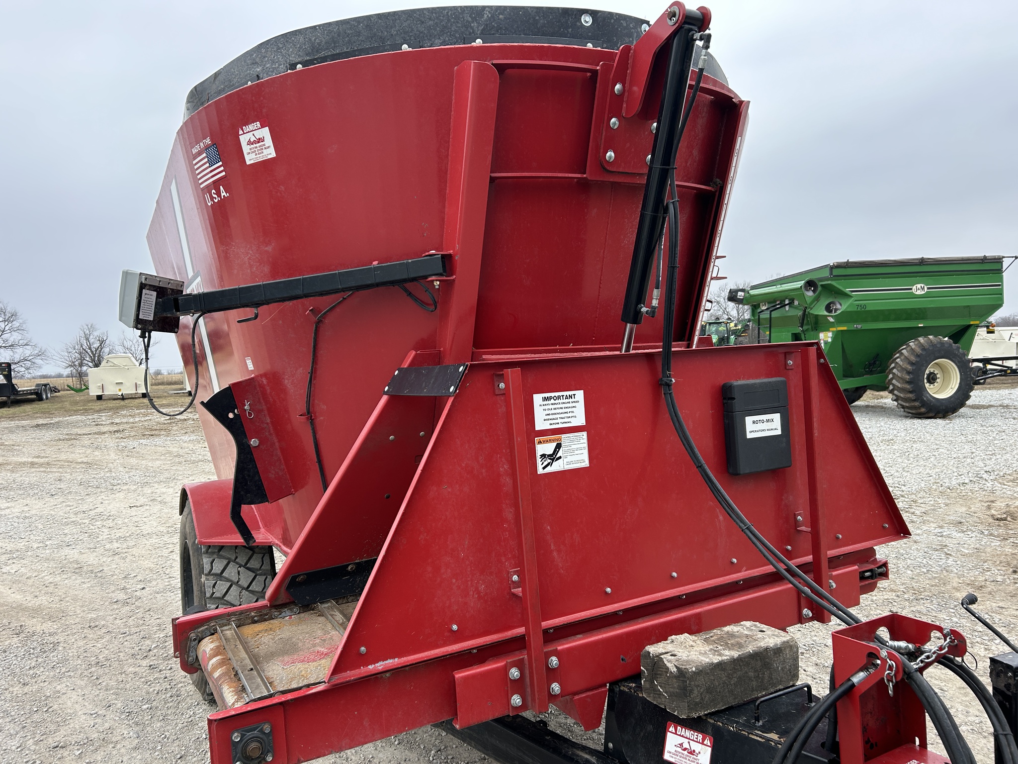  2022 Roto-Mix 525 at Heritage Tractor in Atchison, KS
