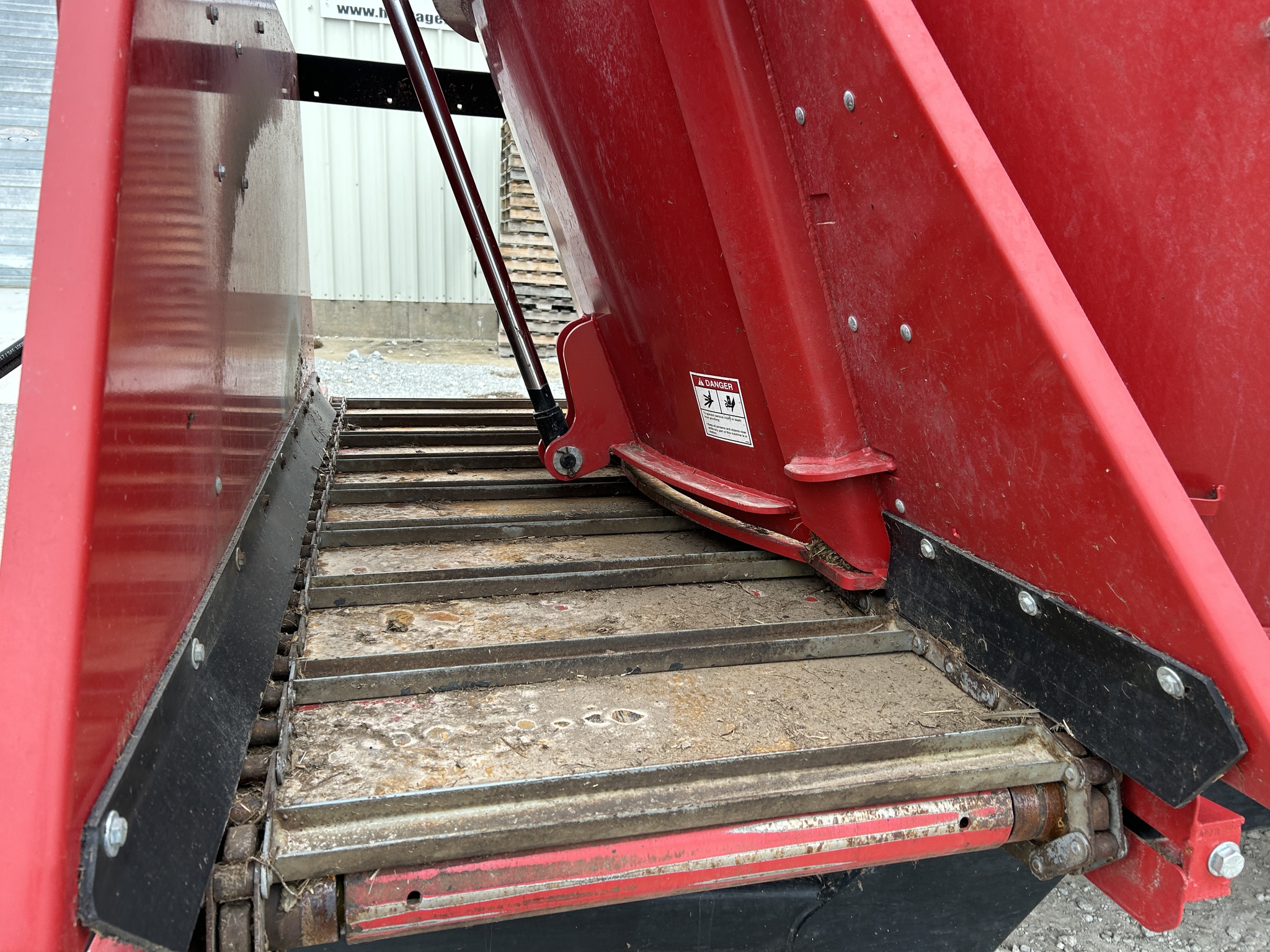  2022 Roto-Mix 525 at Heritage Tractor in Atchison, KS