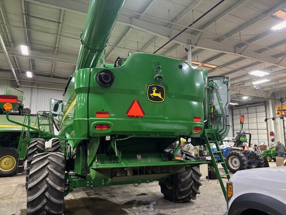 Photo of 2023 John Deere S760