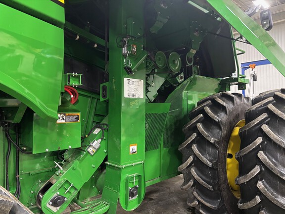 Photo of 2023 John Deere S760