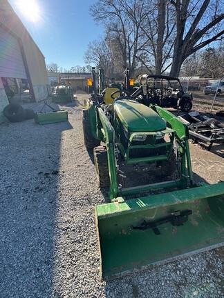 2022 John Deere 3032E Photo 2