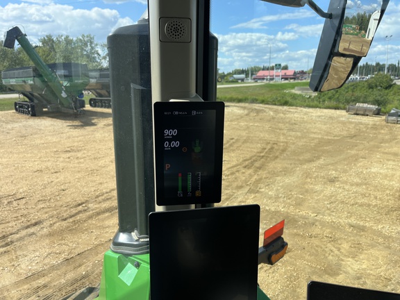 Used 2024 John Deere 9RX 640 Track Tractors at Horizon Ag & Turf in High Prairie, AB - Photo11