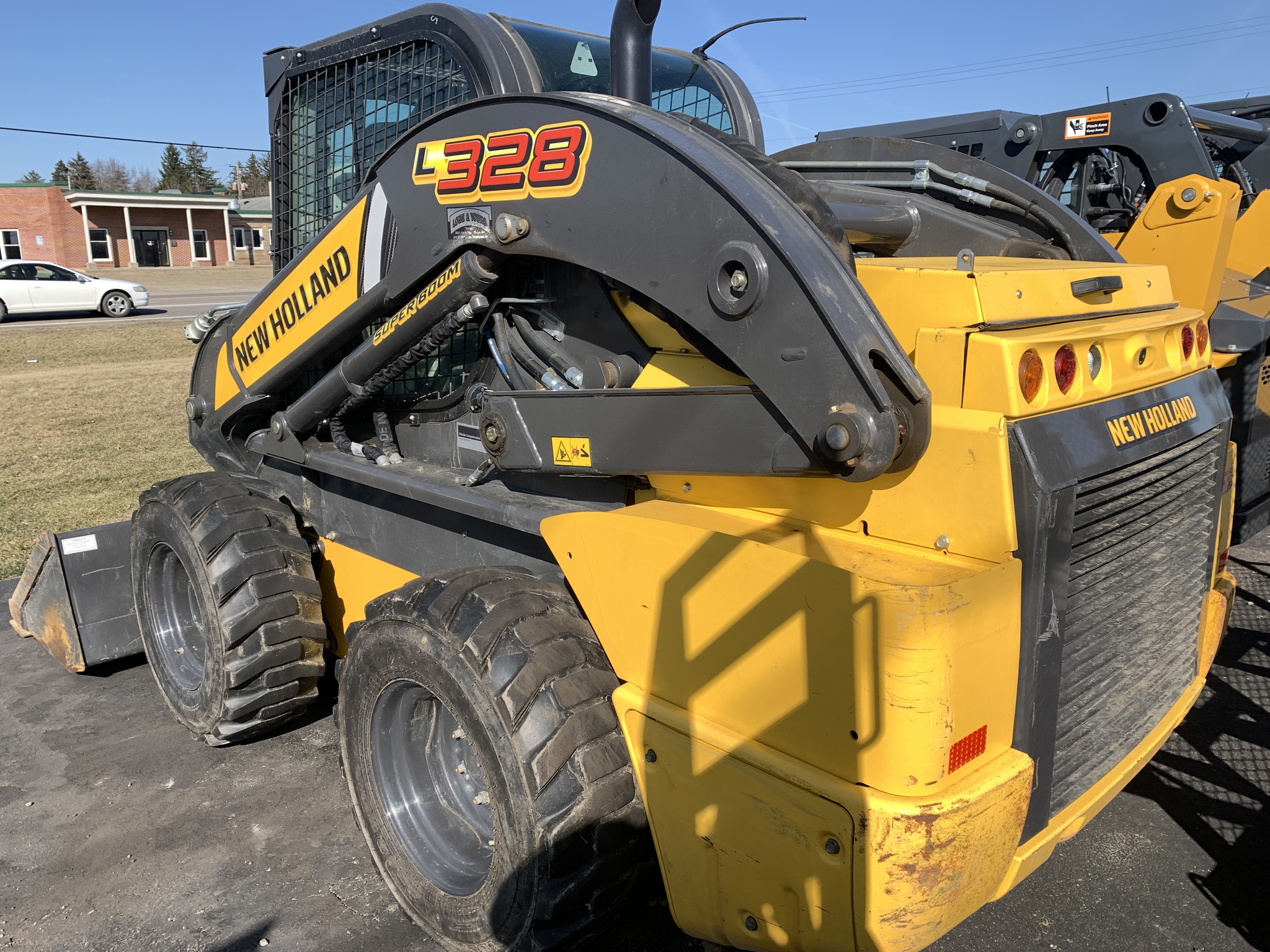 2021 New Holland L328 Image 3