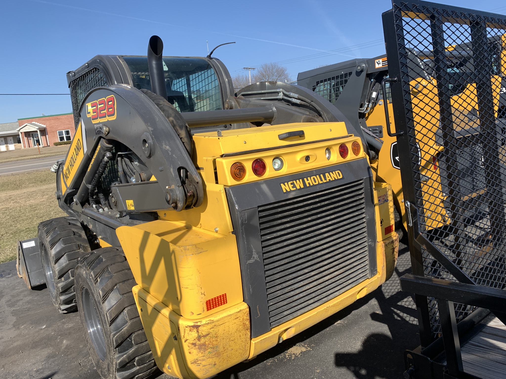 2021 New Holland L328 Image 4