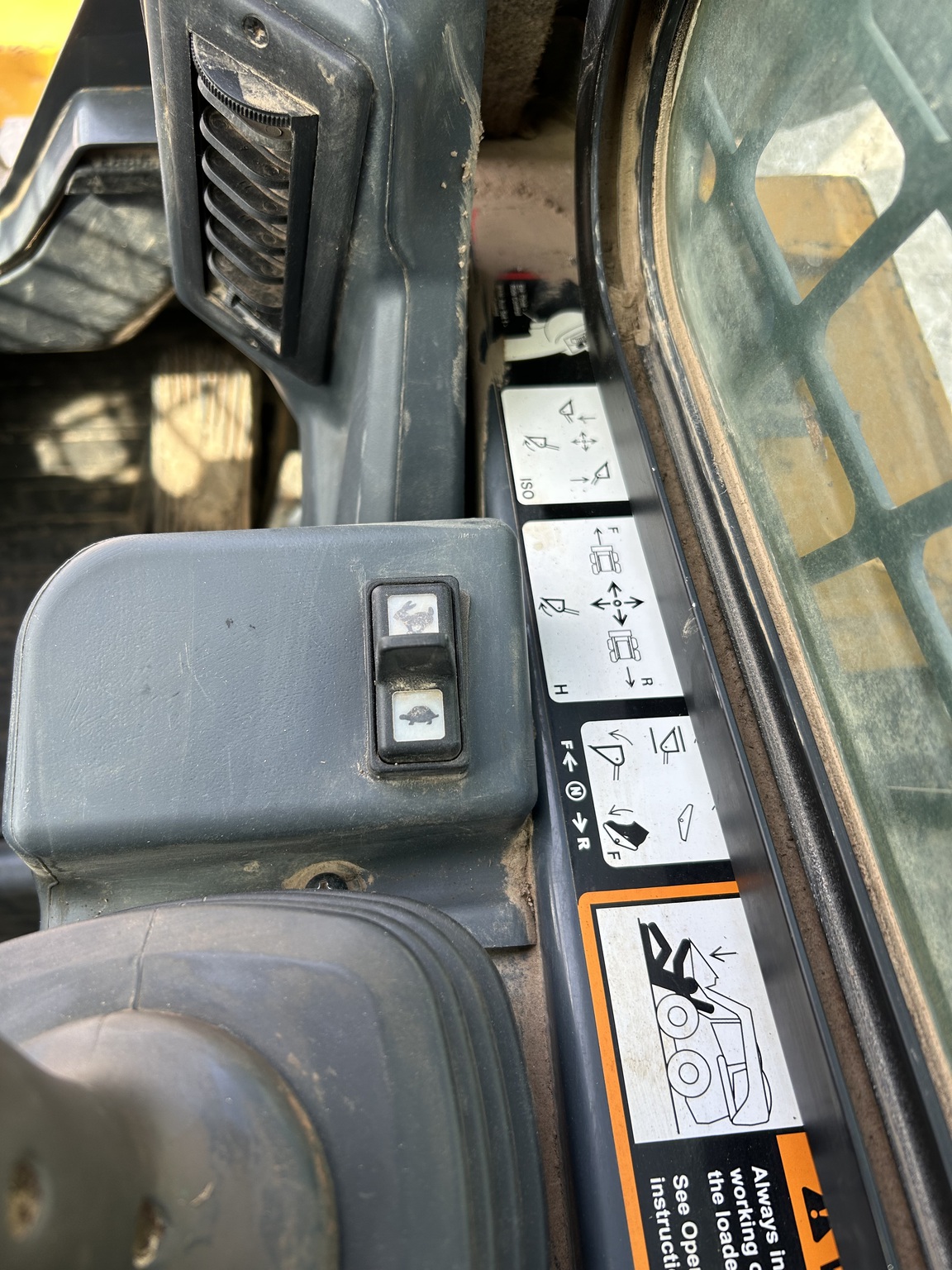  2018 John Deere 333G at Heritage Tractor in Joplin, MO