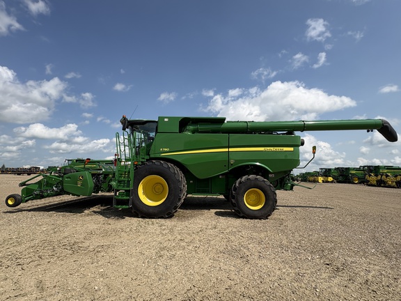 Used 2020 John Deere S780 Combines at Horizon Ag & Turf in Lloydminster, AB - Photo4