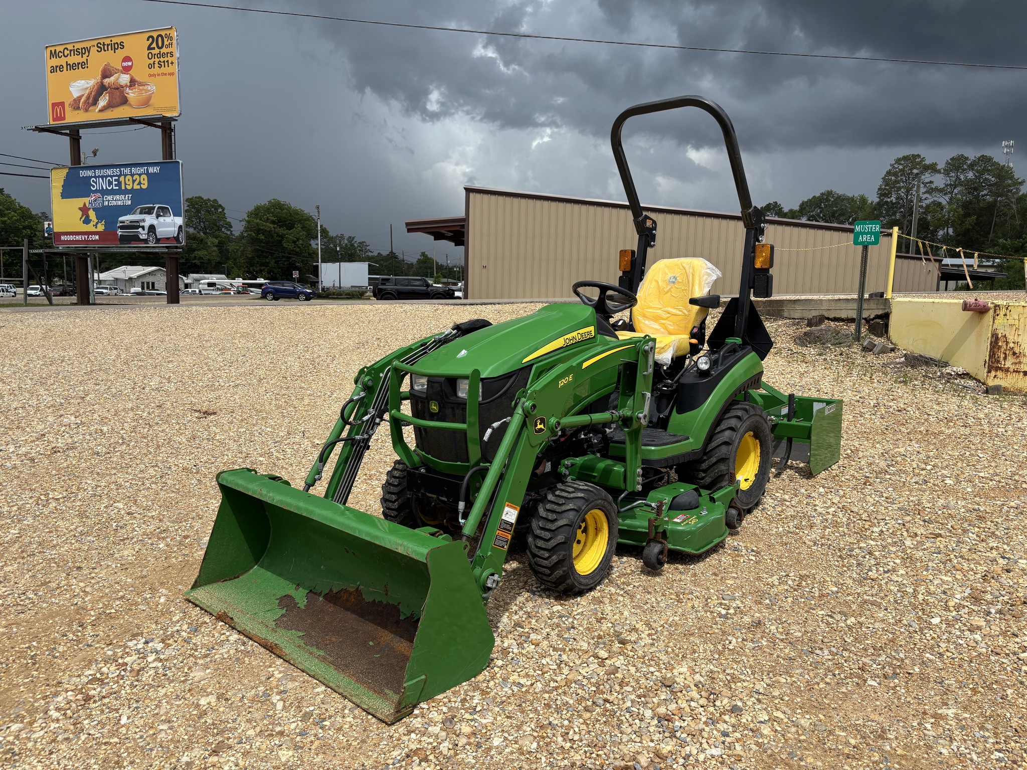 2022 John Deere 1025R Image 1