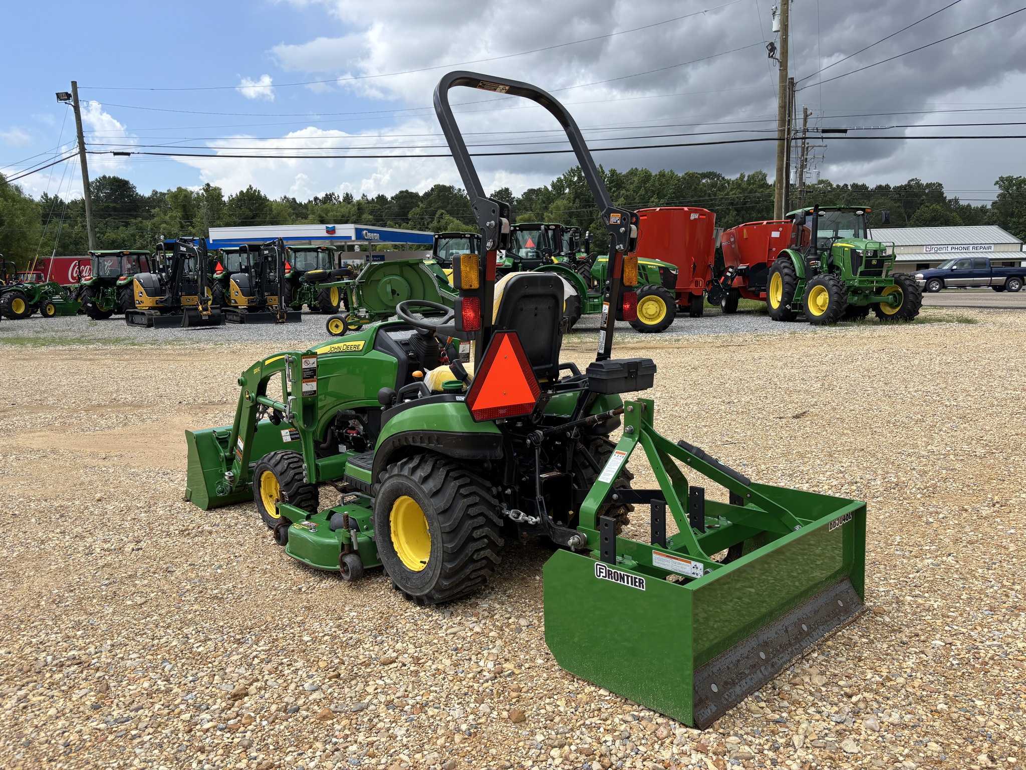 2022 John Deere 1025R Image 4