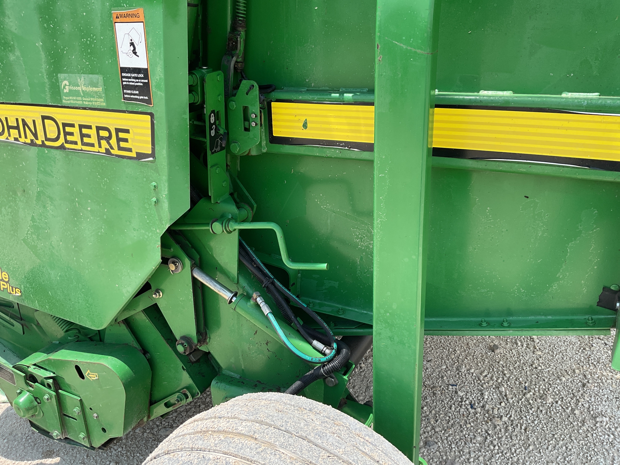 2007 John Deere 568 Image 30