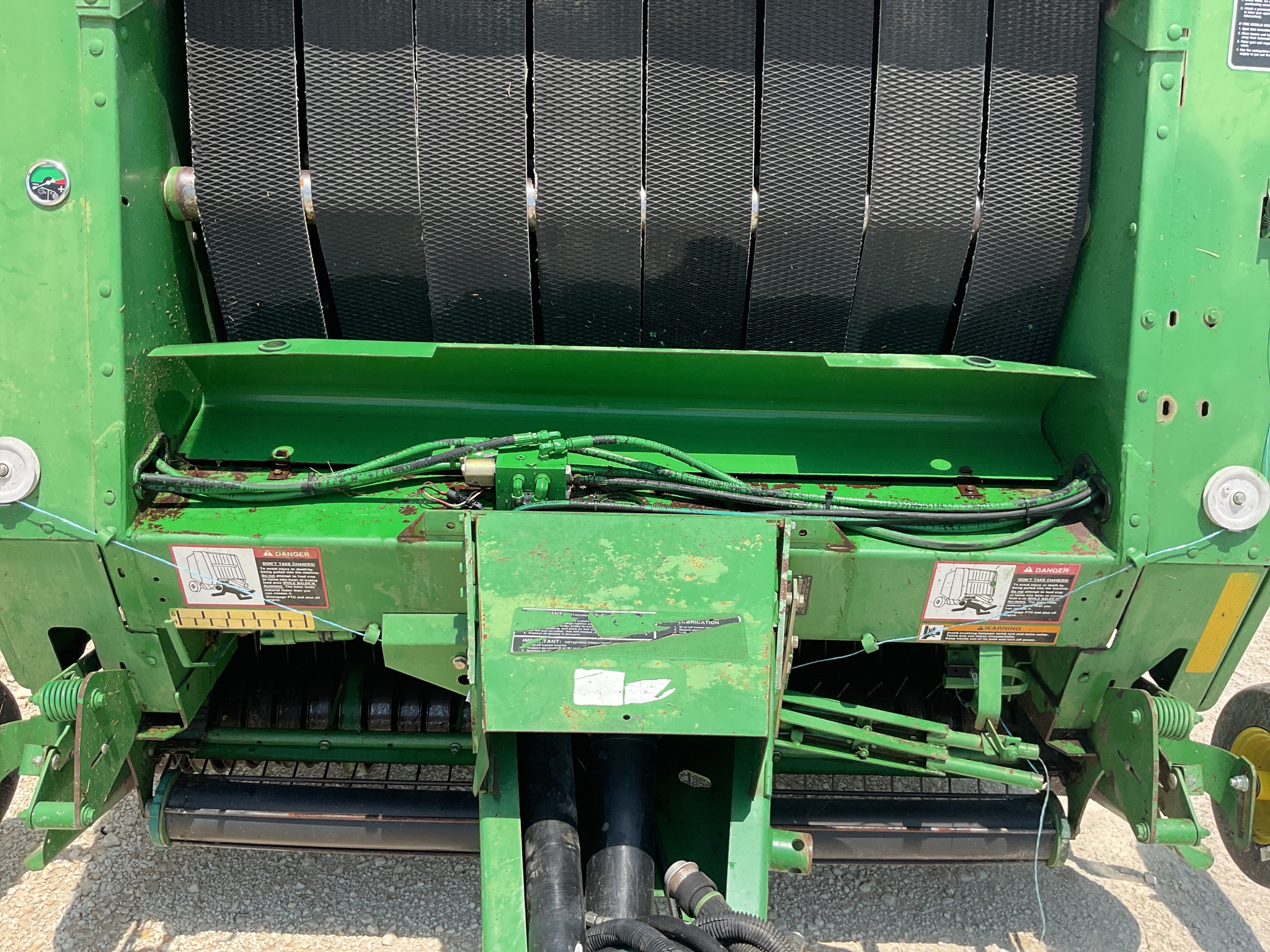 2007 John Deere 568 Image 21