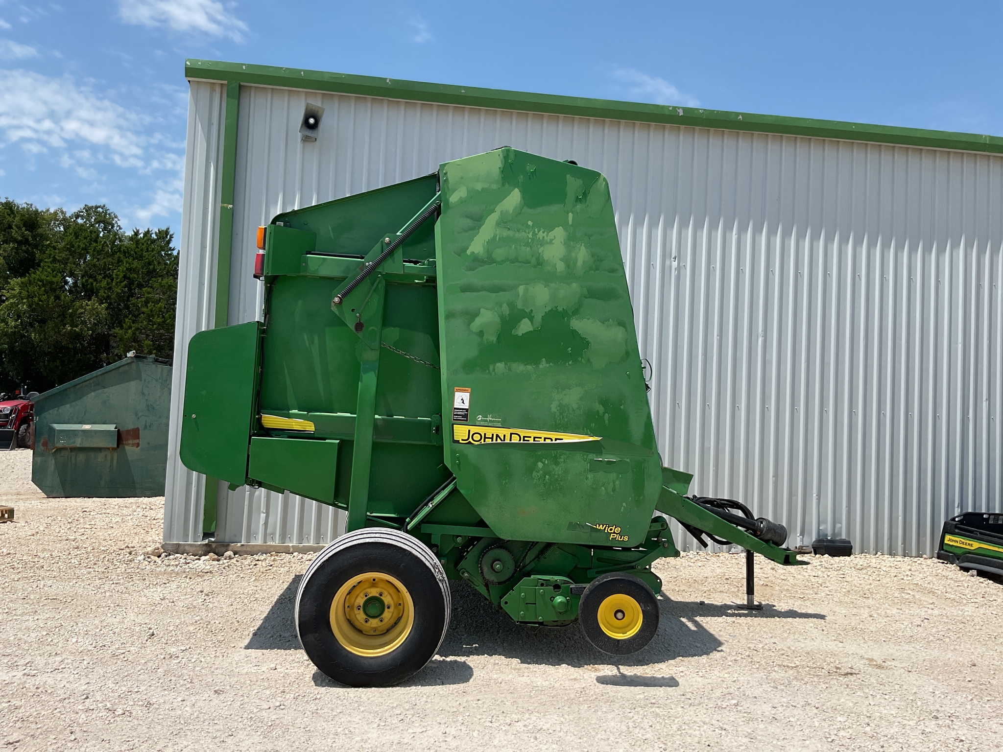 2007 John Deere 568 Image 4