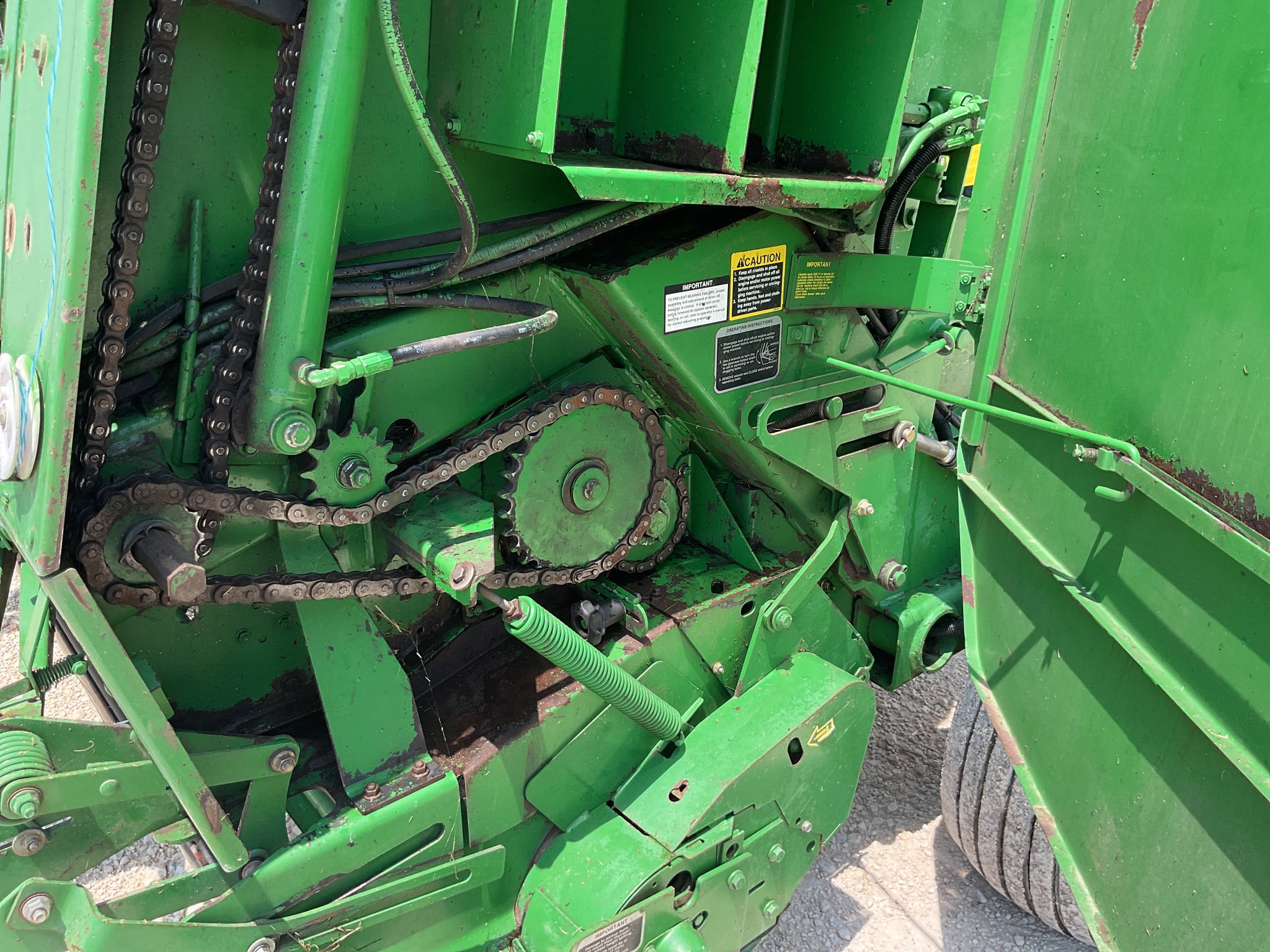 2007 John Deere 568 Image 13