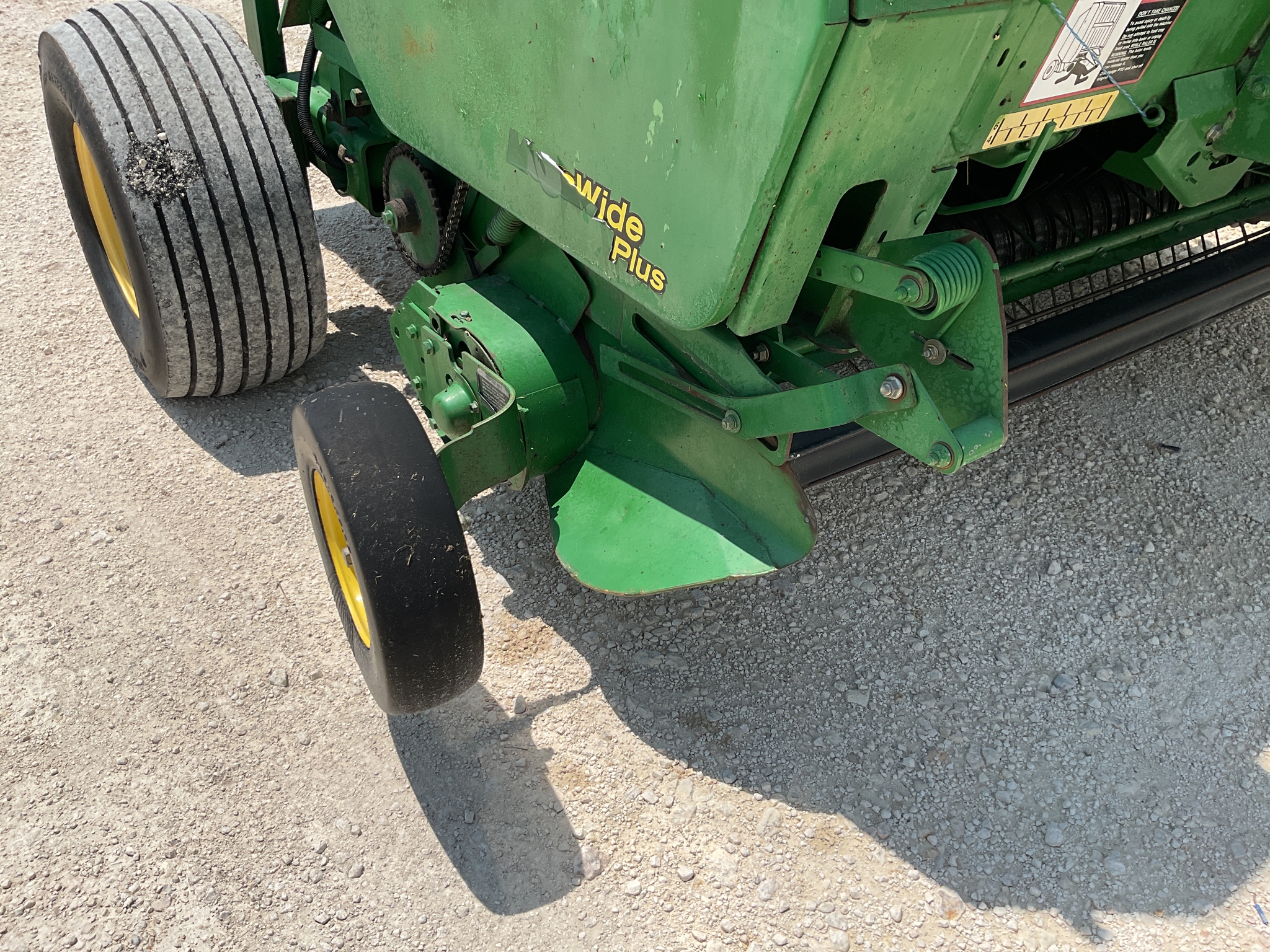 2007 John Deere 568 Image 28