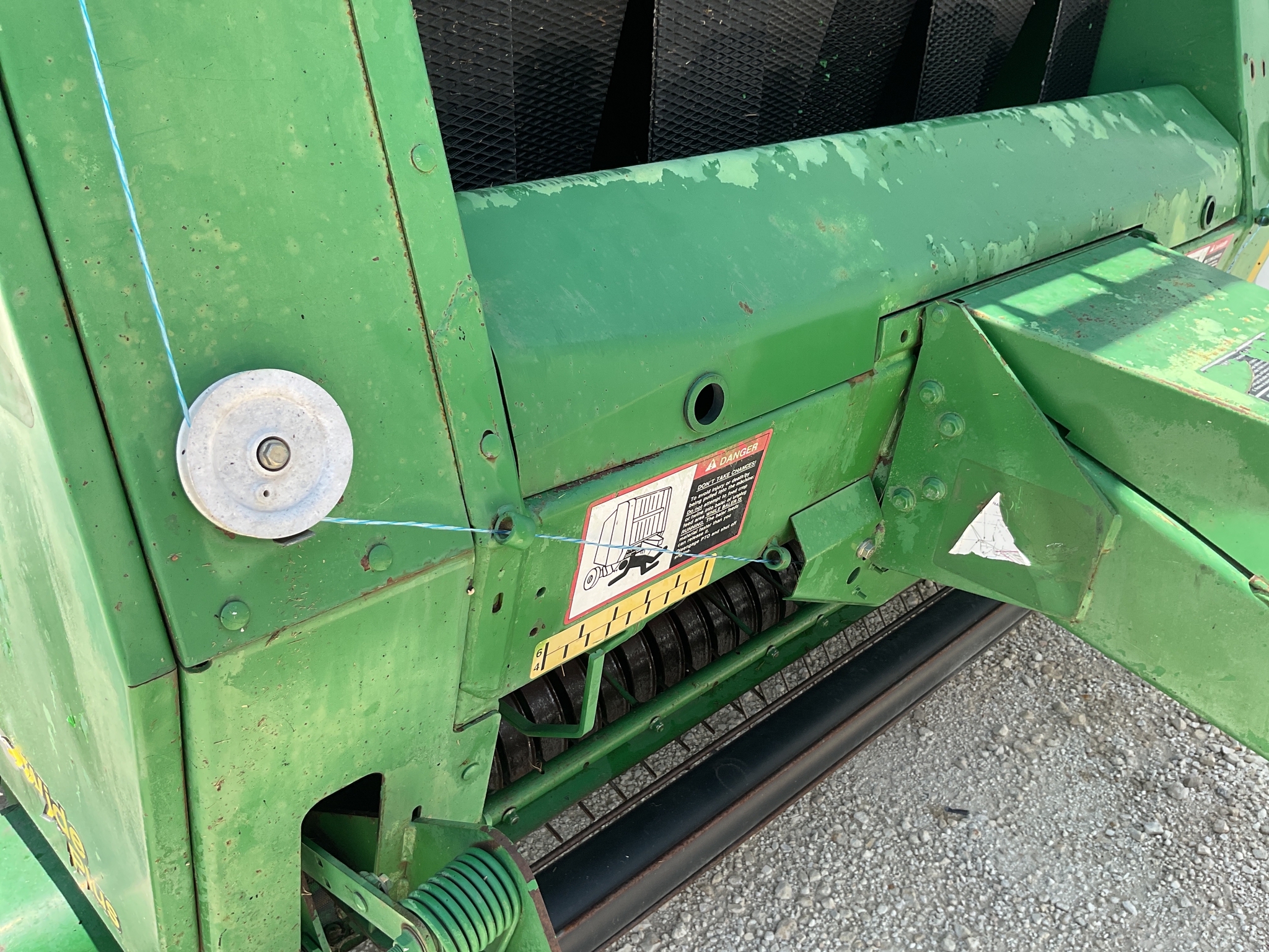 2007 John Deere 568 Image 24