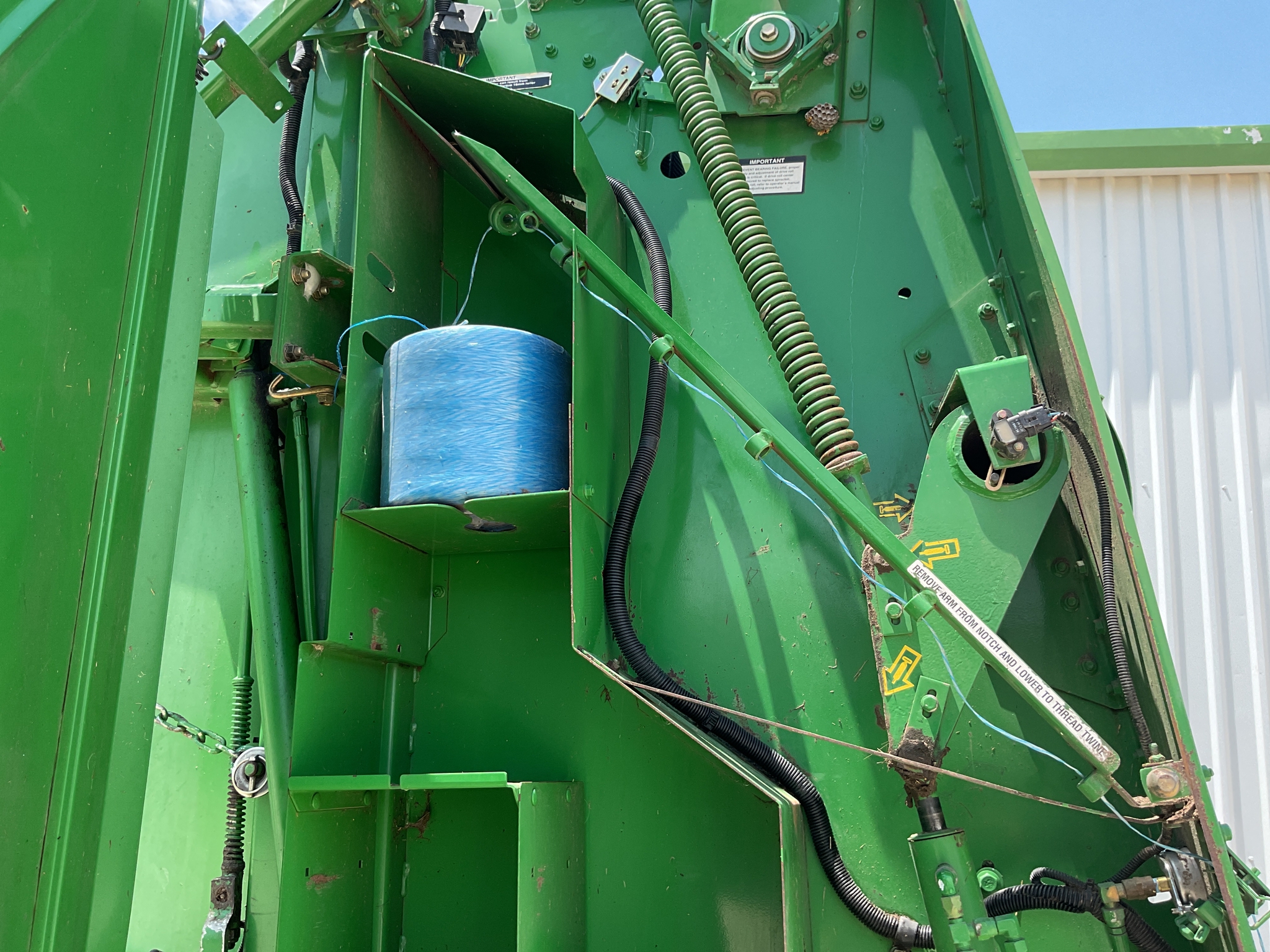 2007 John Deere 568 Image 17