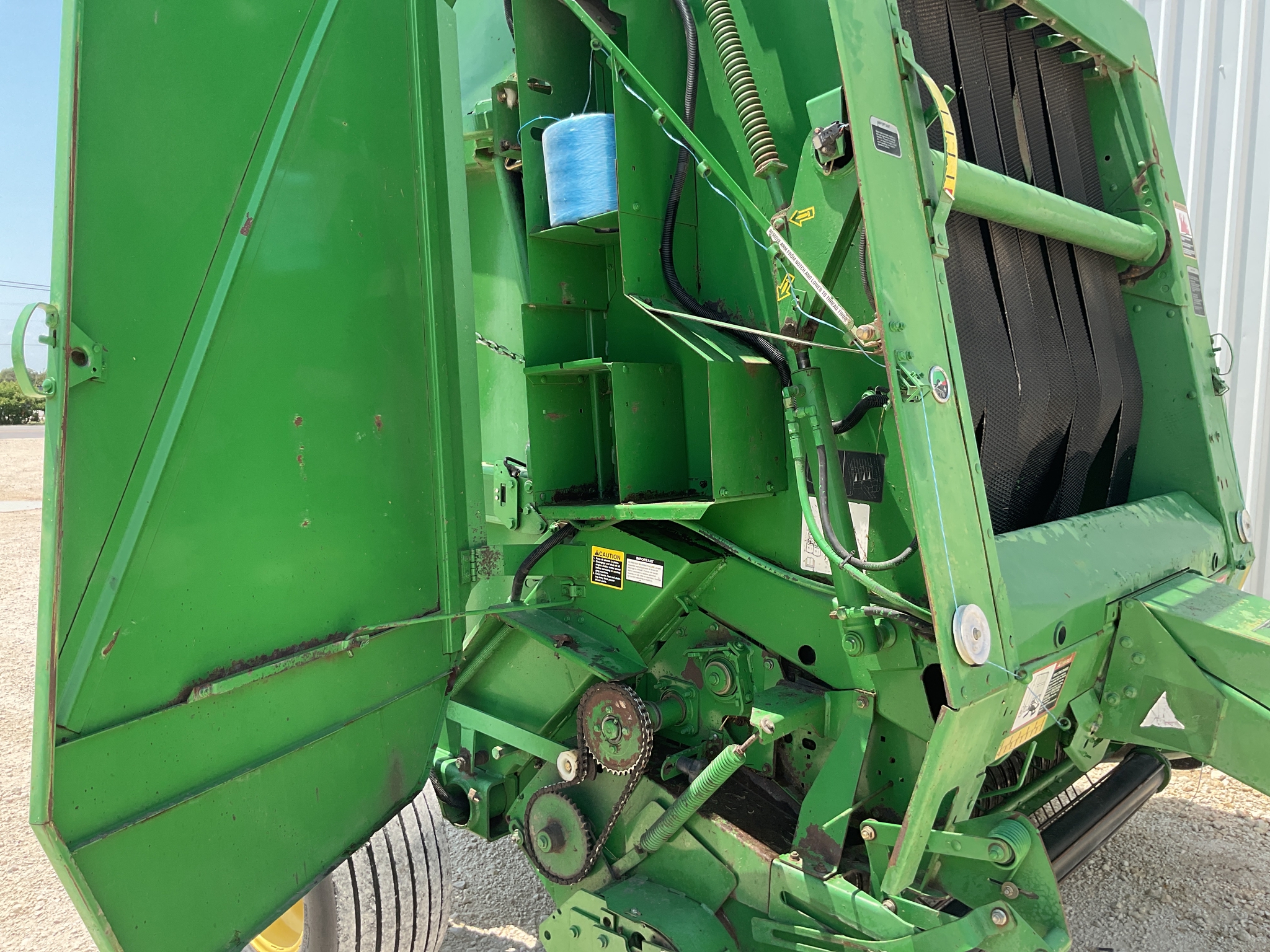 2007 John Deere 568 Image 15
