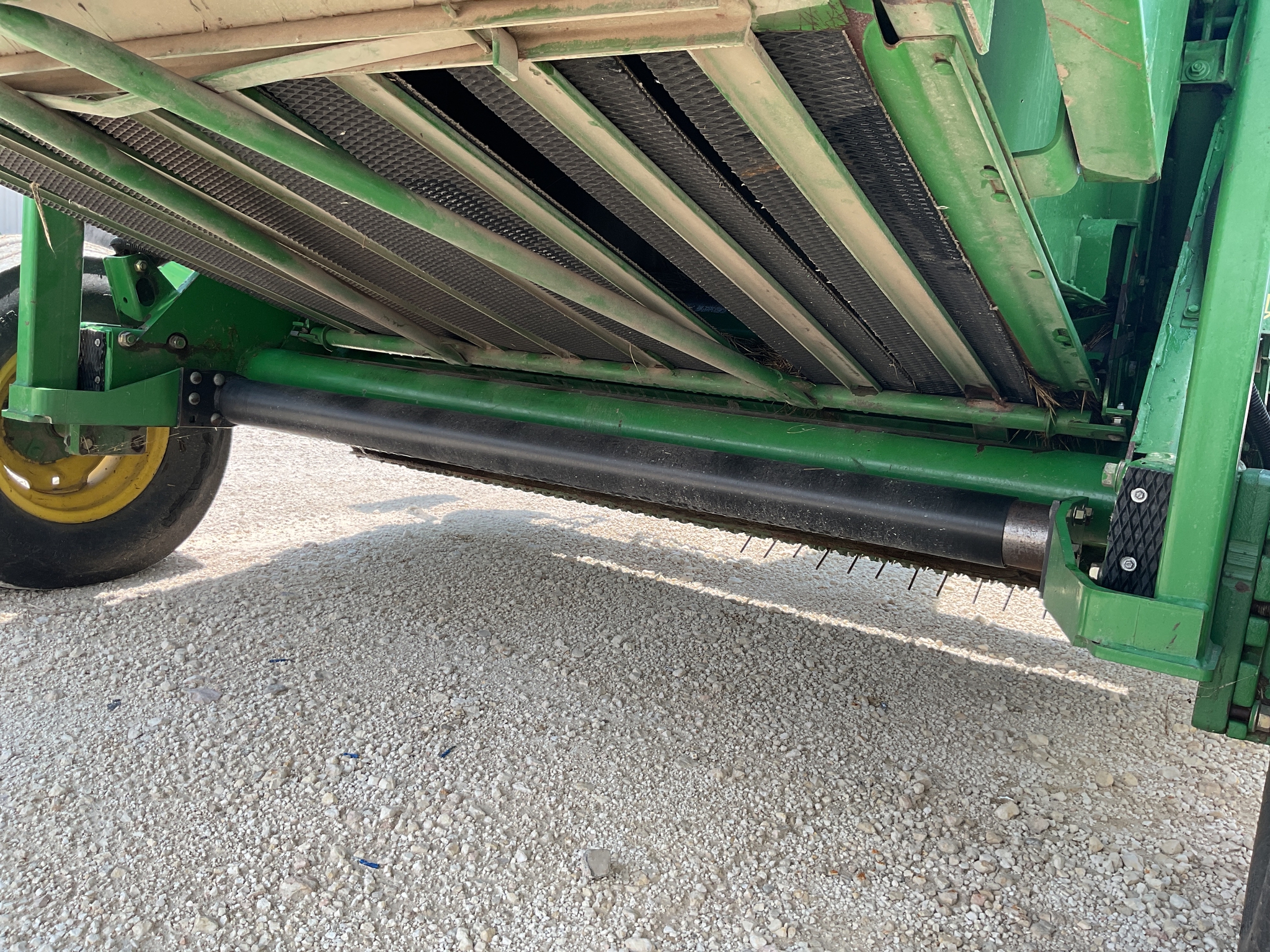2007 John Deere 568 Image 27