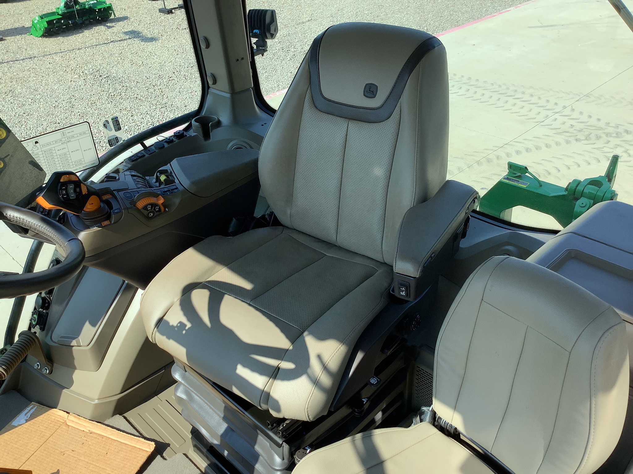 2024 John Deere 8RX 370 Image 28