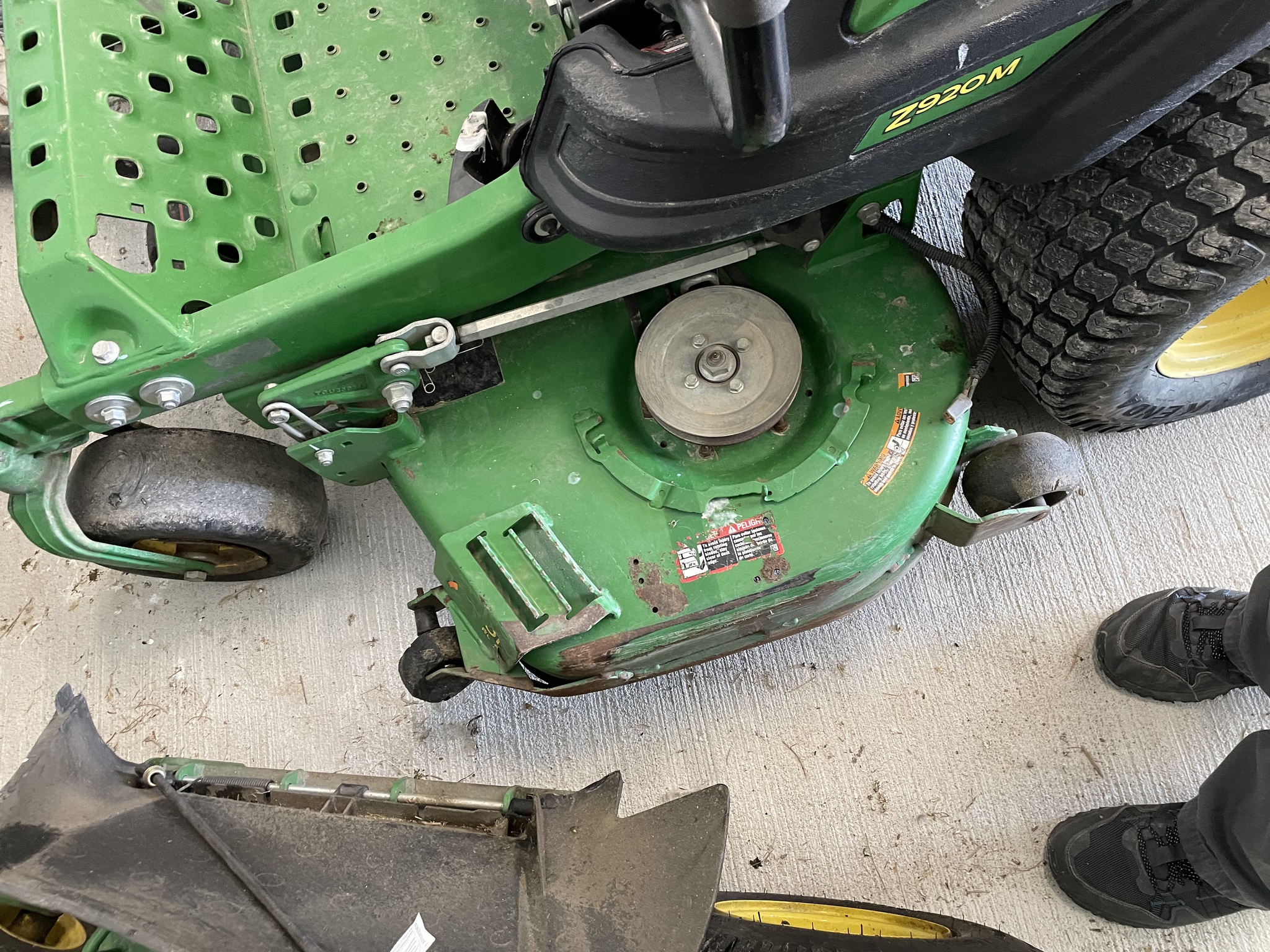2021 John Deere Z920M Image 3