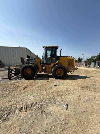 Photo of a 2010 John Deere 544K