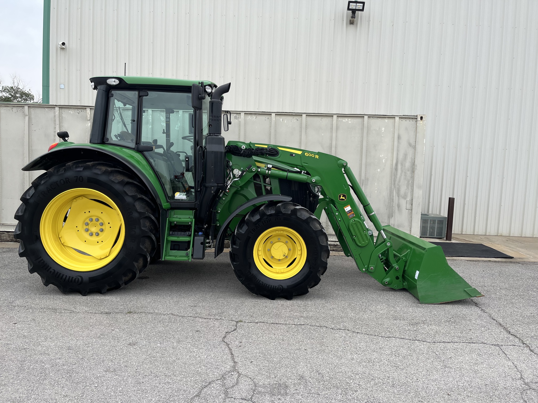2024 John Deere 6120M Image 6