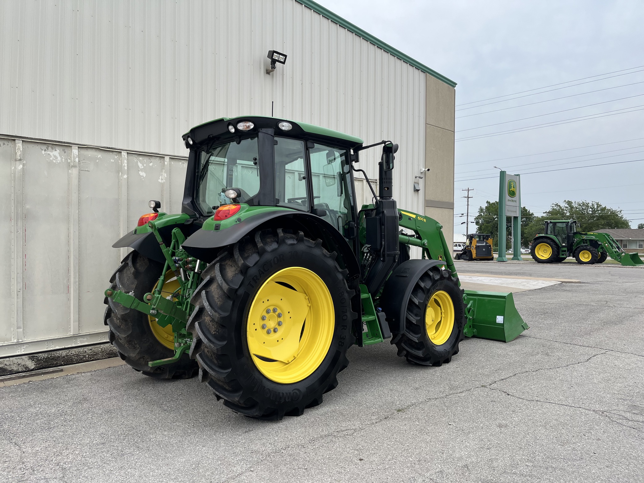 2024 John Deere 6120M Image 5