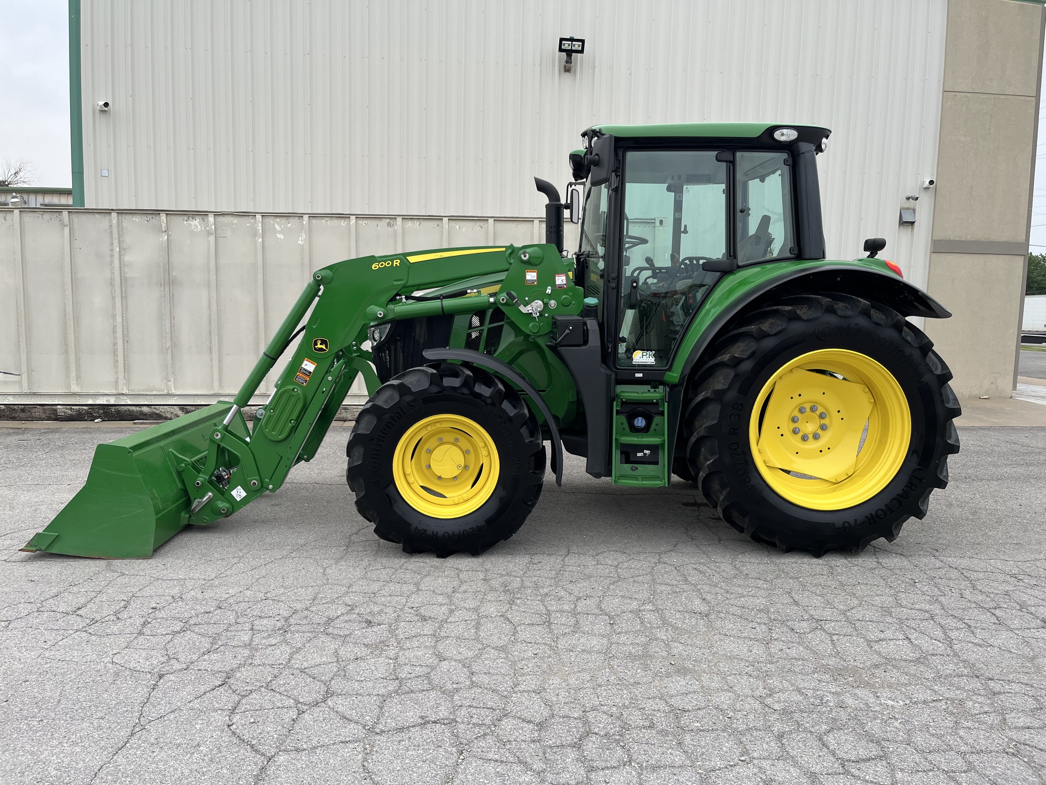 2024 John Deere 6120M Image 2
