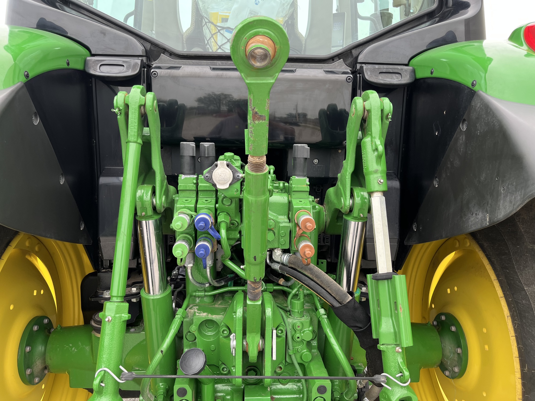 2024 John Deere 6120M Image 9