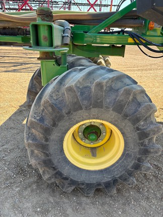Used 2015 John Deere 1870 Air Drills and Seeders at Horizon Ag & Turf in Lloydminster, AB - Photo11