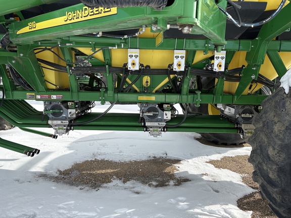 Used 2015 John Deere 1870 Air Drills and Seeders at Horizon Ag & Turf in Lloydminster, AB - Photo24