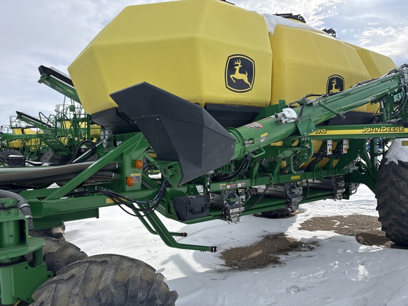 Used 2015 John Deere 1870 Air Drills and Seeders at Horizon Ag & Turf in Lloydminster, AB - Photo26