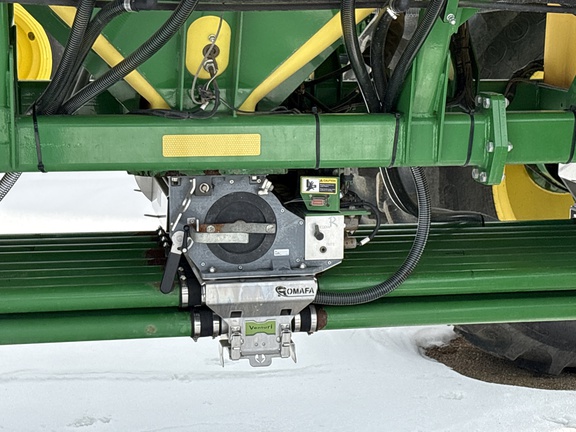 Used 2015 John Deere 1870 Air Drills and Seeders at Horizon Ag & Turf in Lloydminster, AB - Photo16