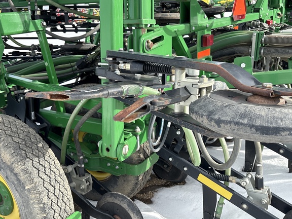 Used 2015 John Deere 1870 Air Drills and Seeders at Horizon Ag & Turf in Lloydminster, AB - Photo31