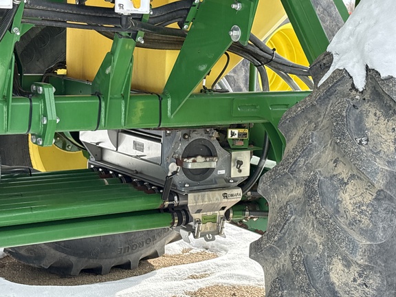 Used 2015 John Deere 1870 Air Drills and Seeders at Horizon Ag & Turf in Lloydminster, AB - Photo18