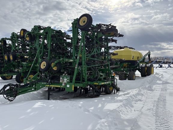 Used 2015 John Deere 1870 Air Drills and Seeders at Horizon Ag & Turf in Lloydminster, AB - Photo33