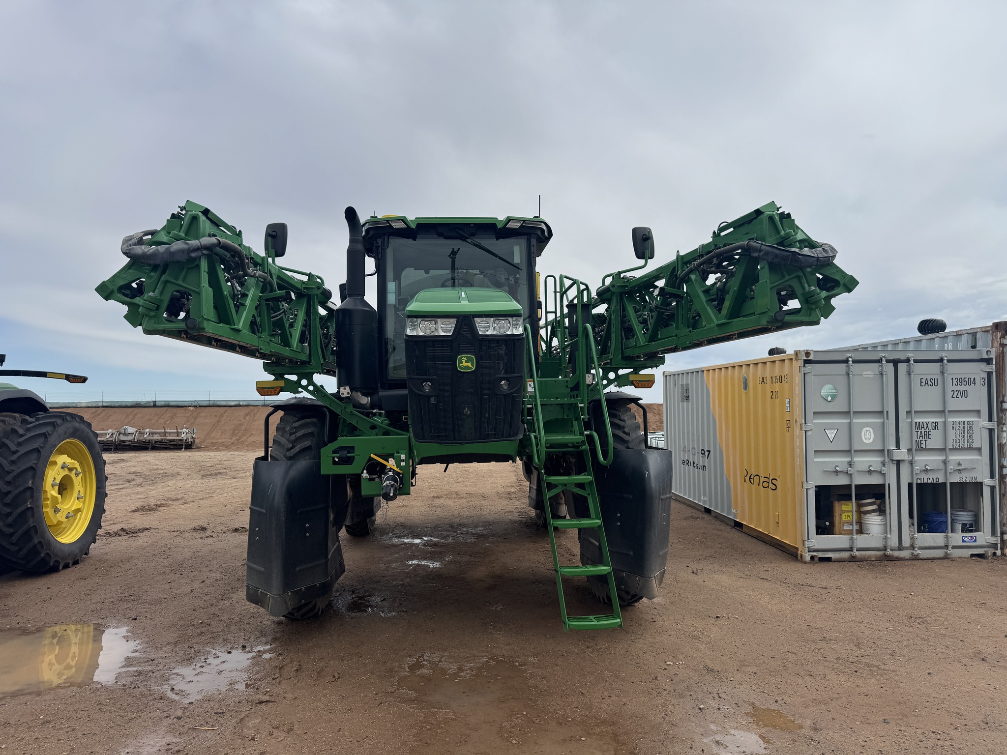 2024 John Deere 616R Image 3