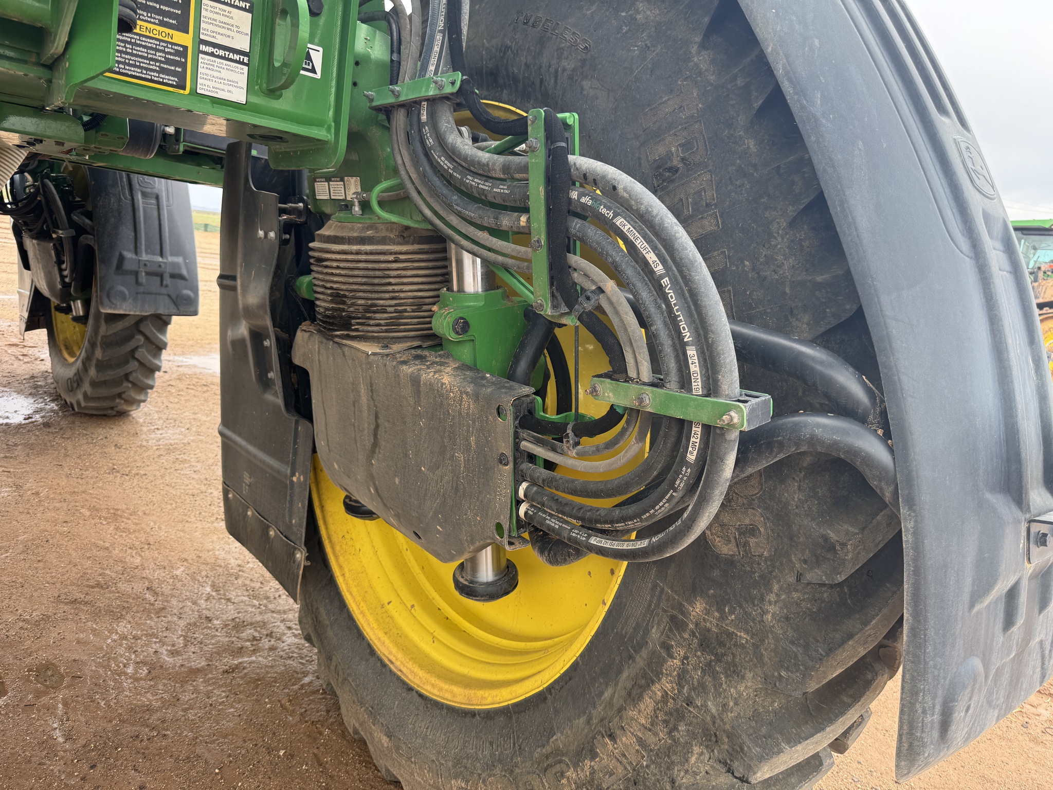 2024 John Deere 616R Image 11