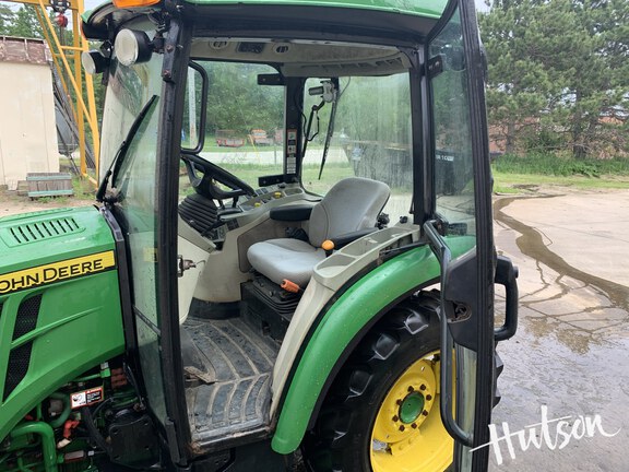 Photo of 2015 John Deere 3046R