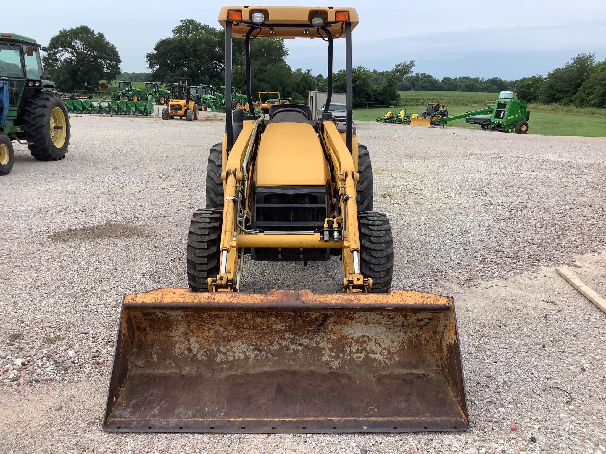 2007 John Deere 110TLB Image 8