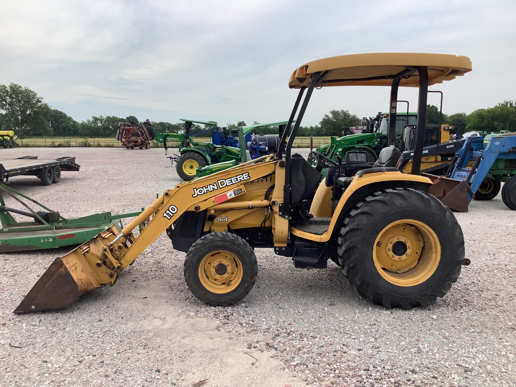 2007 John Deere 110TLB Image 1