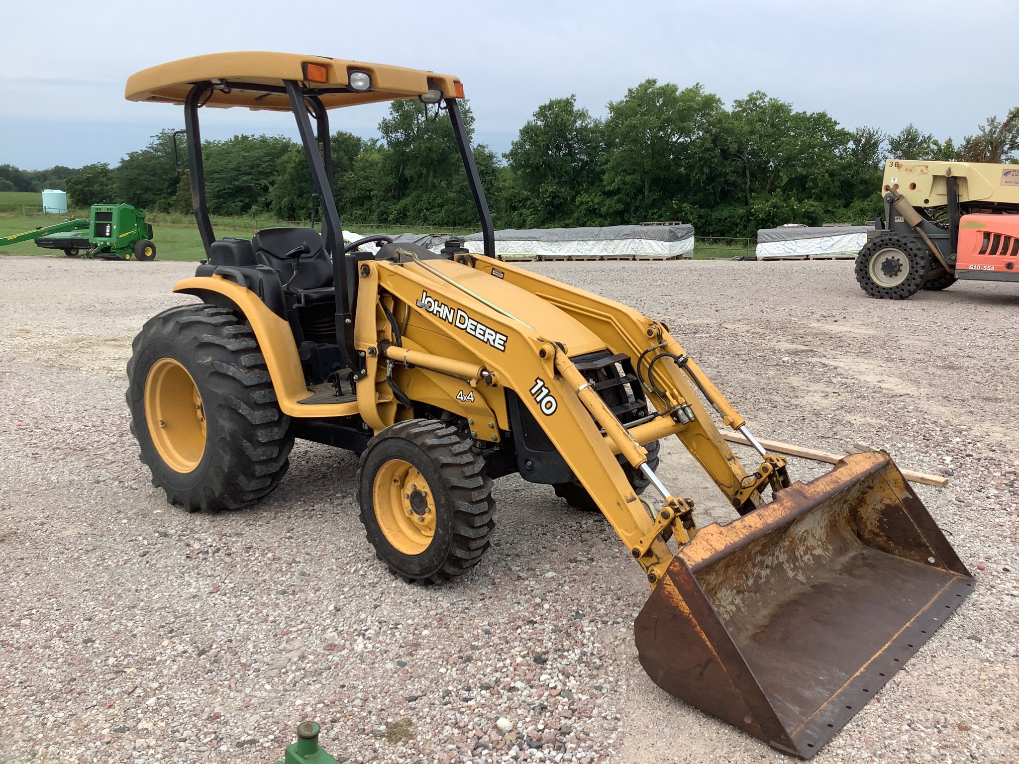 2007 John Deere 110TLB Image 6