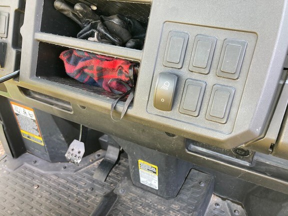 Photo of 2021 John Deere XUV 835M