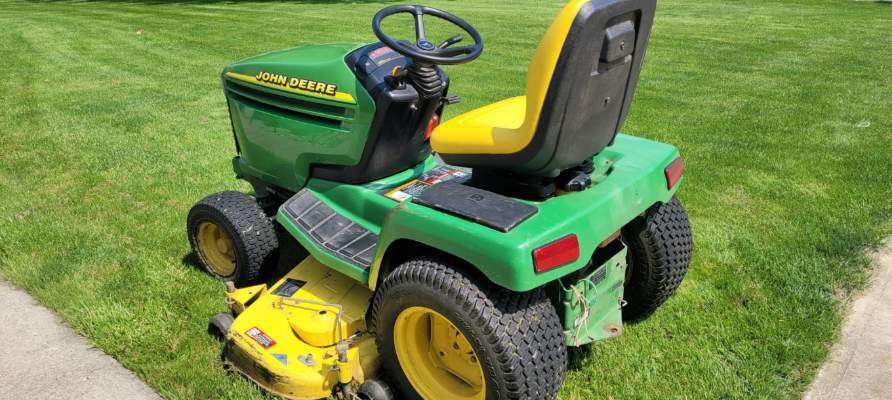 1999 John Deere 345 Image 11