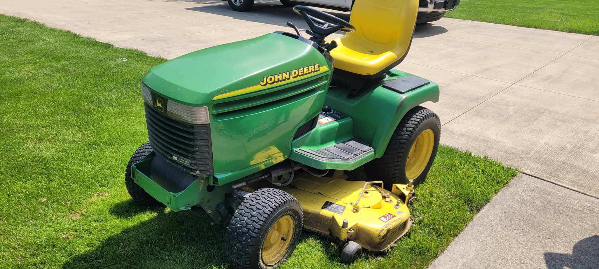 1999 John Deere 345 Image 14