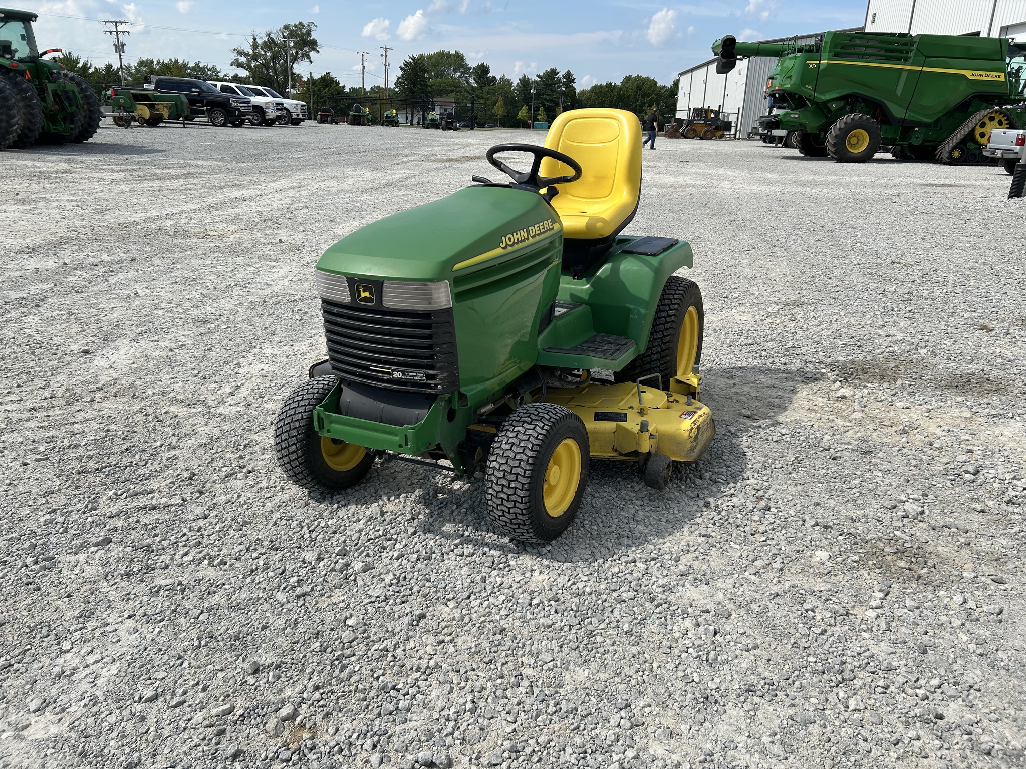 1999 John Deere 345 Image 3
